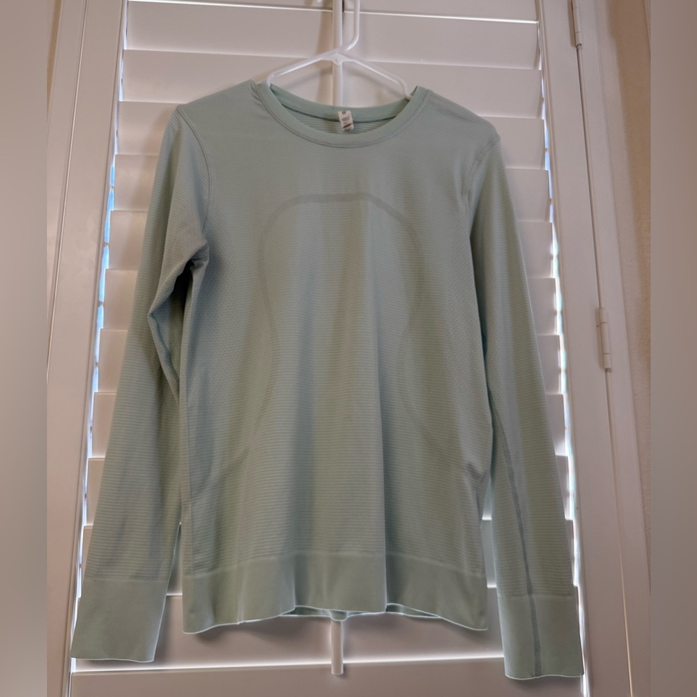 Lululemon Swiftly Long Sleeve - Size 6